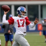 Daniel Jones throwing during Giants practice